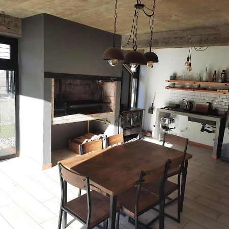 Casa De Invitados Con Parrilla Y Horno A Lena Ushuaia Esterno foto