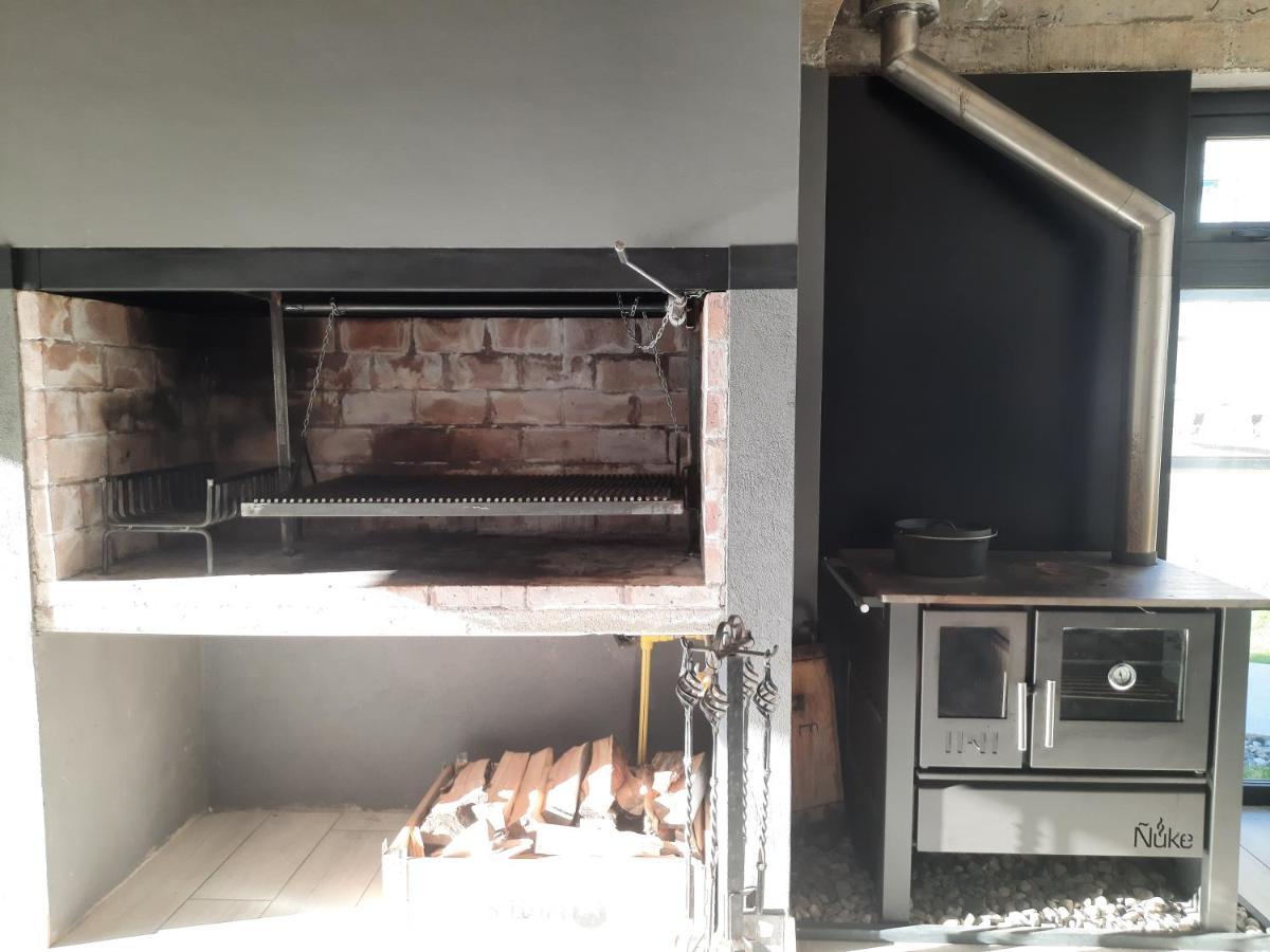 Casa De Invitados Con Parrilla Y Horno A Lena Ushuaia Esterno foto